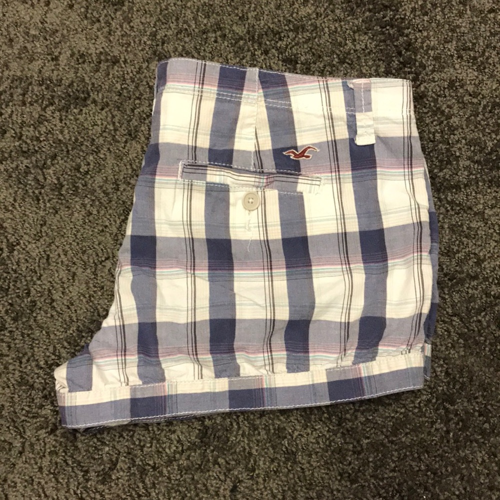 Adorable Hollister Shorts!!! Size 5!
